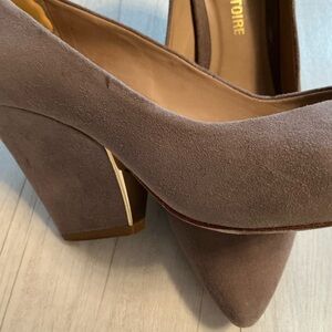 Pour la Victoire Taupe Suede Heels